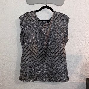 The Limited capped sleeve shell